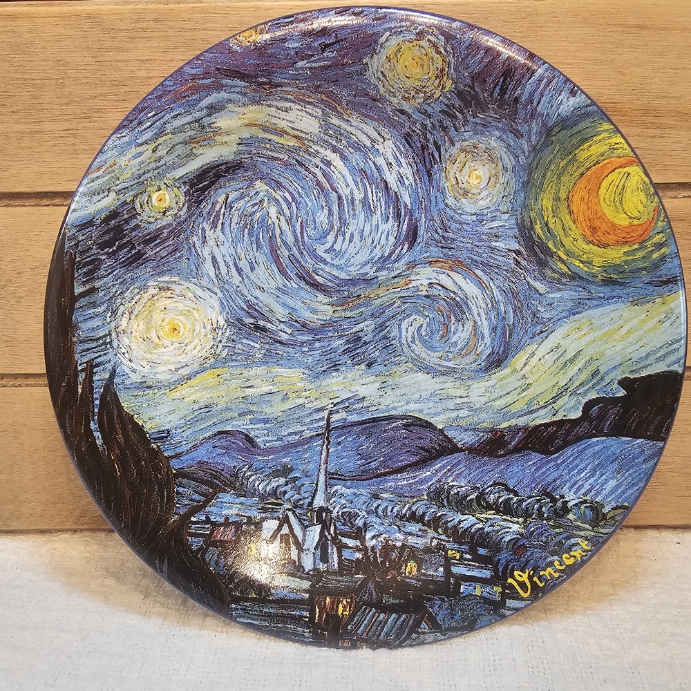 Starry Night decorative plate. 8" wide
